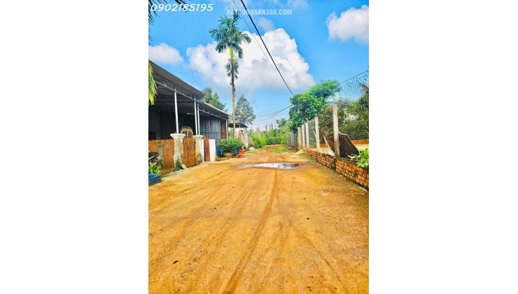 LÔ ĐẤT SỔ ĐỎ THỔ CƯ – PHƯỜNG TÂN LỢI – BUÔN MA THUỘT, CÁCH TRƯỜNG ĐẠI HỌC Y DƯỢC BUÔN MA THUỘT 4 km = 780 triệu